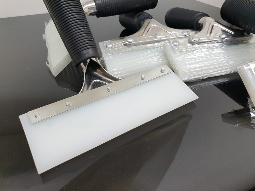 6%25EC%259D%25B8%25EC%25B9%2598%2Bpro%2Bsqueegee%2Bwith%2Bbevelled%2Bblade181.jpg