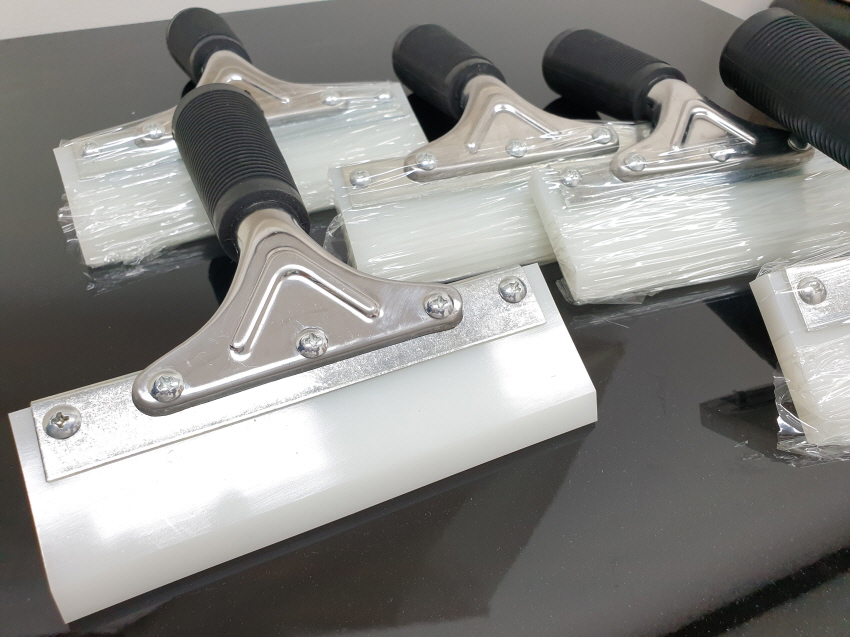 6%25EC%259D%25B8%25EC%25B9%2598%2Bpro%2Bsqueegee%2Bwith%2Bbevelled%2Bblade151.jpg