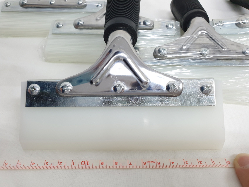 6%25EC%259D%25B8%25EC%25B9%2598%2Bpro%2Bsqueegee%2Bwith%2Bbevelled%2Bblade81.jpg